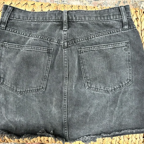 MADEWELL Rigid Denim A-Line Mini Skirt in Lunar Wash: Fluffy Hem Edition - Picture 4 of 5